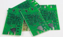 Technologie de fabrication de plaques imprimées par micro - ondes à haute fréquence