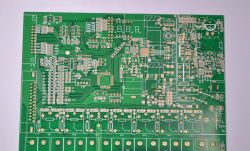 Rancangan papan PCB berdasarkan sirkuit fungsi modul switch RF