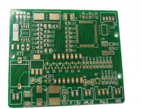 El agujero de la placa de circuito impreso afecta la transmisión de la señal.