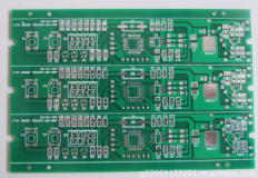 Condensadores parasitarios a través del agujero de la placa de circuito impreso