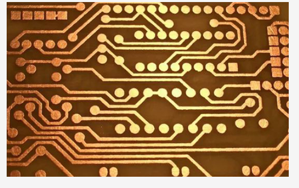 What is the principle of PCB plating?