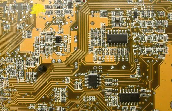 What are the commonly used materials for PCB?