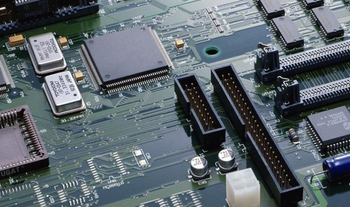 What are the layout requirements of PCB board components?