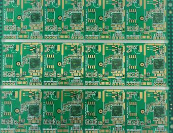 Placas ciegas y placas de circuitos integrados a través de agujeros