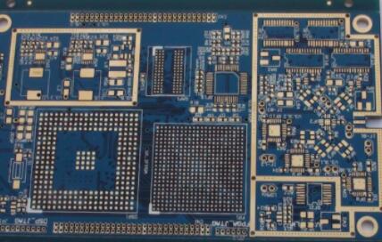 Come è progettata la scheda PCB ad alta frequenza del circuito a microonde?