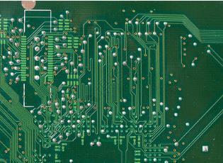 多層PCB製品の性能を改善するためのEMIの解決法