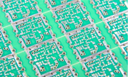 High-speed PCB differential pair routing