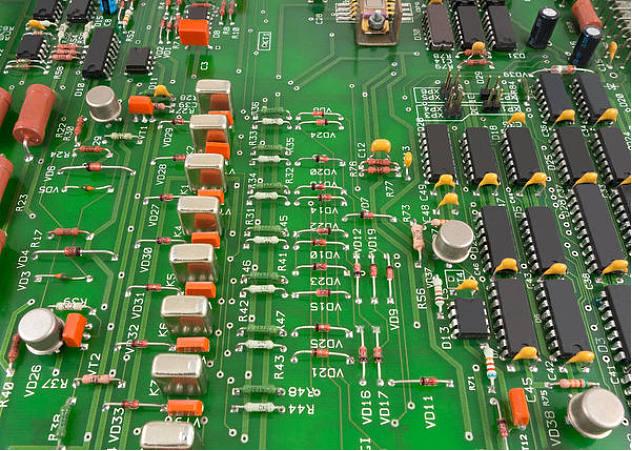 How many kinds of PCB materials are there